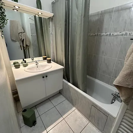 Cocooning Avec Terrasse Et Piscine Apartman